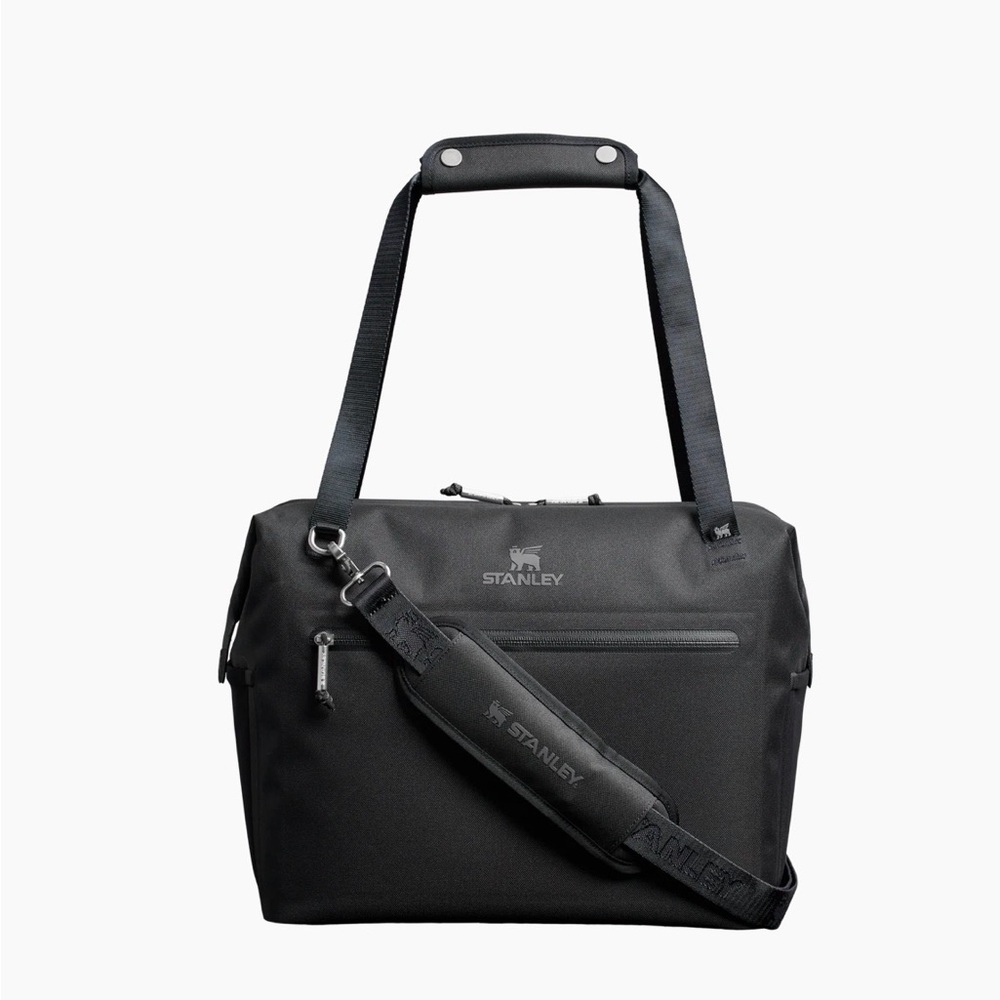 Stanley Julienne Midi
Cooler/lunchbag/travelbag/picnicbag/boat bag 20QT BrandNew
